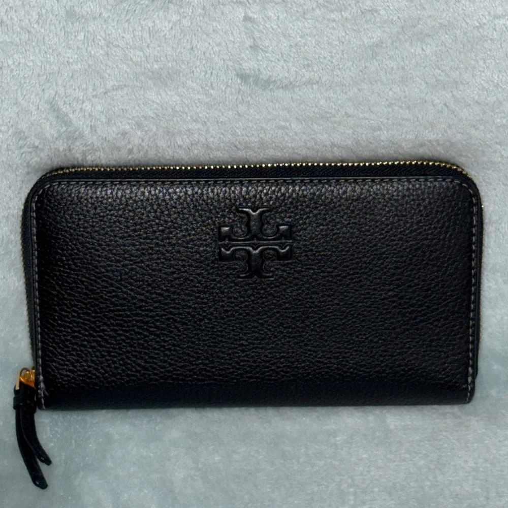 Tory Burch Black Pebbled Leather Thea Zip Continental Wallet